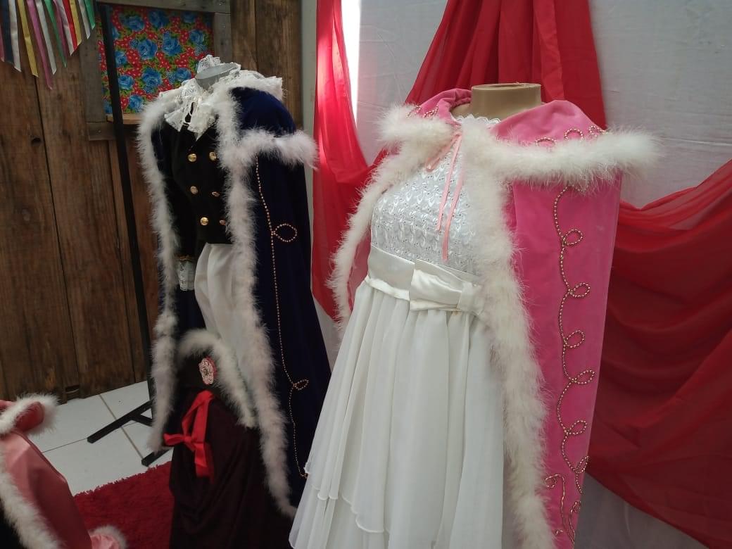 trajes da corte da festa do divino espirito santo